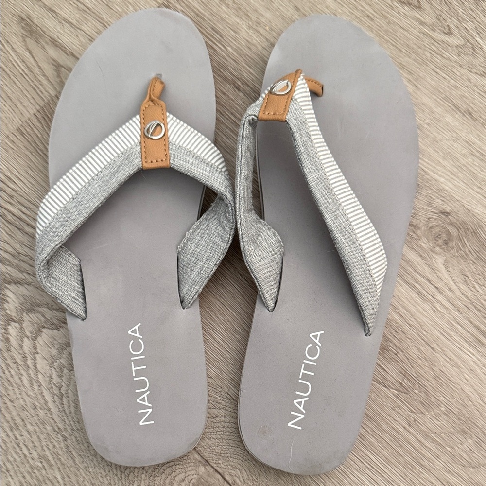 Nautica Gray Sandals with Brown Details